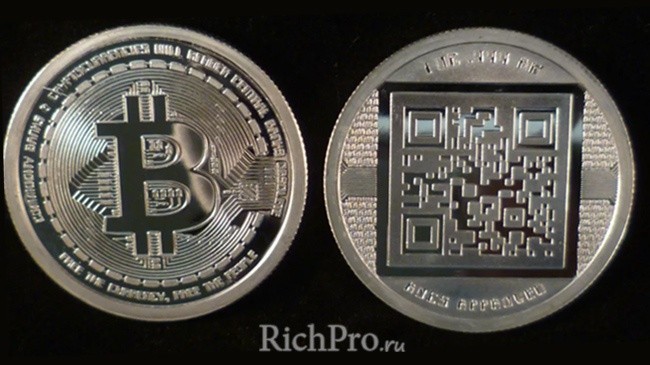 Монета биткоин - фото физического BTC