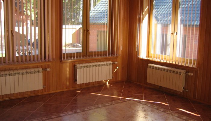 Биметаллические радиаторы оптимальны для установки в доме на земле